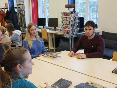 Grāmatu klubs "Reading gives facts!"