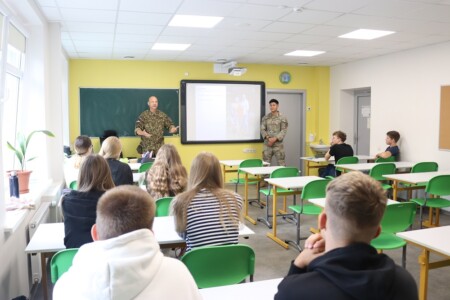 Tikšanās ar Daugavpils Valsts ģimnāzijas skolēniem